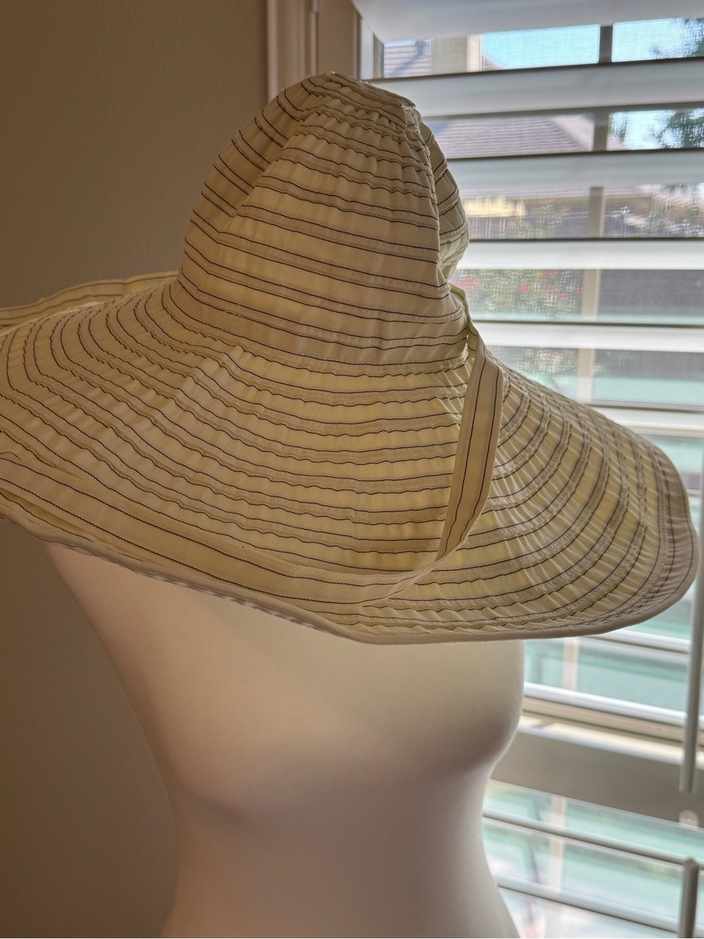 Wide Brim Striped Sun Hat - Cream